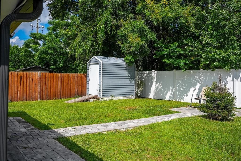 На продажу: $335,000 (2 спален, 2 ванн, 1055 Квадратных фут)