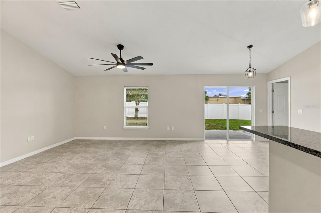For Sale: $350,000 (3 beds, 2 baths, 1296 Square Feet)