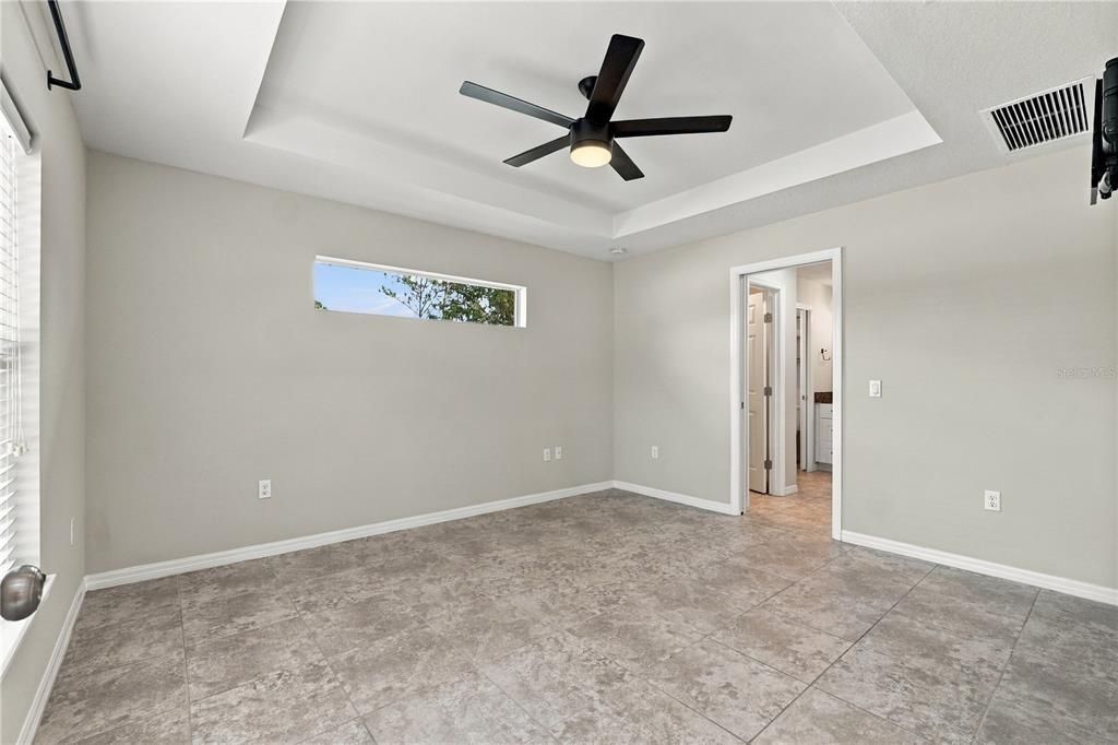 For Sale: $350,000 (3 beds, 2 baths, 1296 Square Feet)