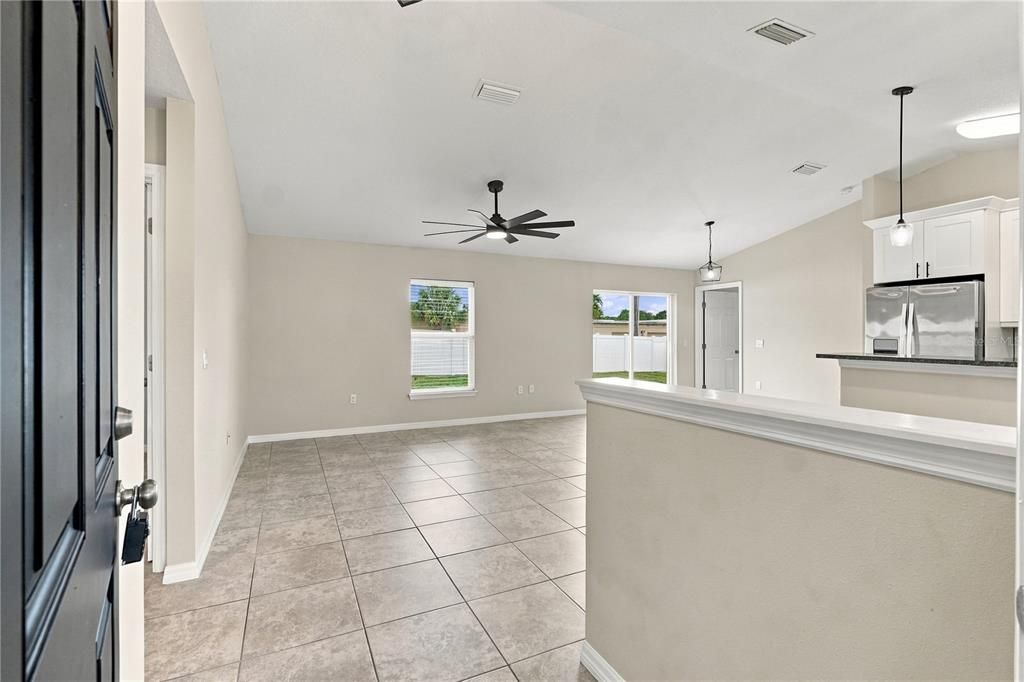 For Sale: $350,000 (3 beds, 2 baths, 1296 Square Feet)
