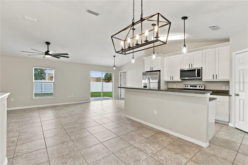 For Sale: $350,000 (3 beds, 2 baths, 1296 Square Feet)