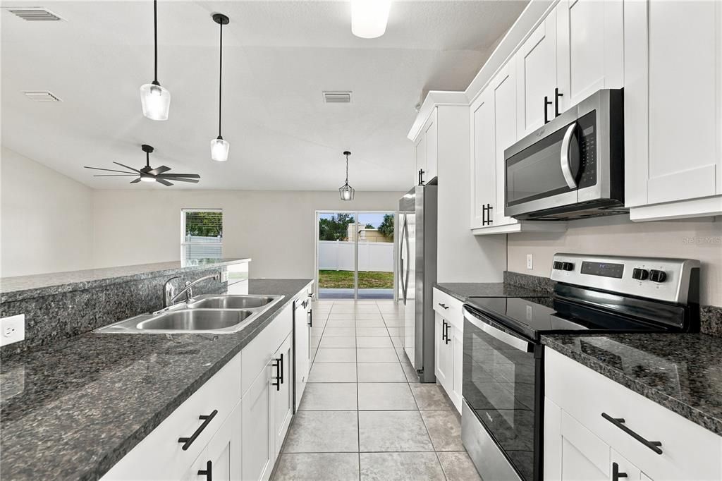 For Sale: $350,000 (3 beds, 2 baths, 1296 Square Feet)