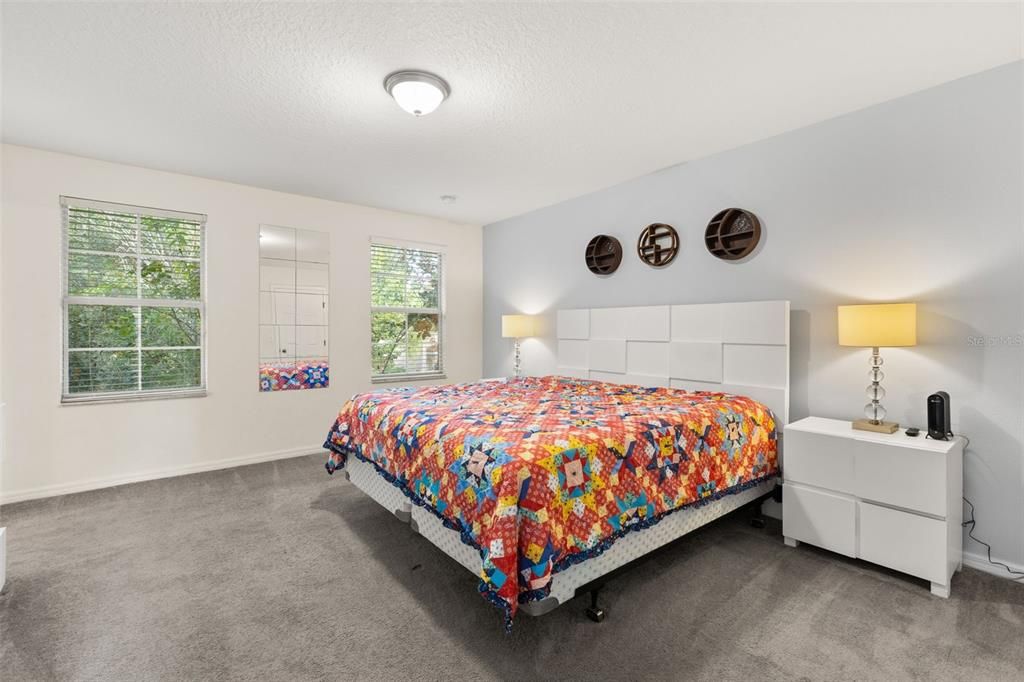 For Sale: $365,000 (4 beds, 3 baths, 1907 Square Feet)