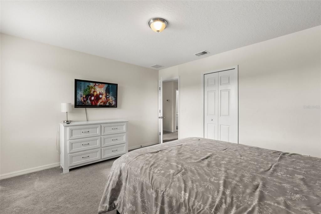 For Sale: $365,000 (4 beds, 3 baths, 1907 Square Feet)