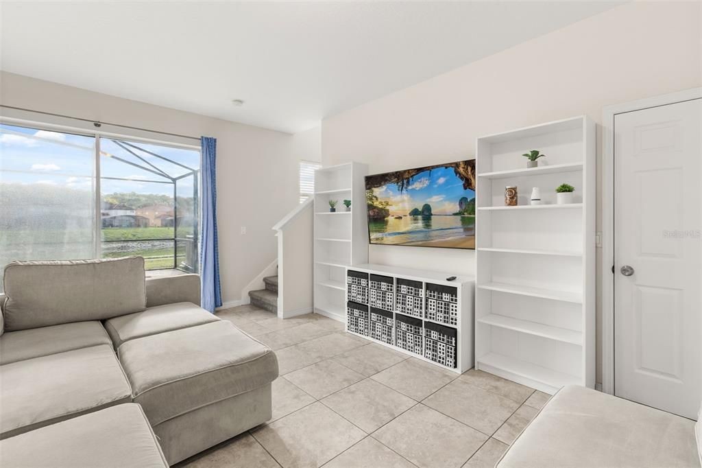 For Sale: $365,000 (4 beds, 3 baths, 1907 Square Feet)