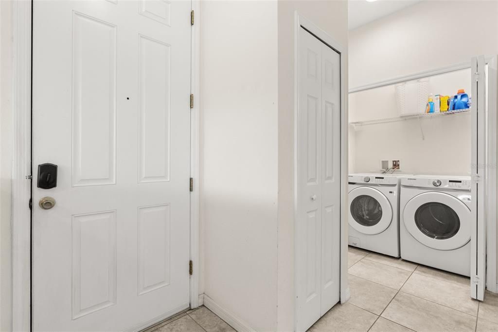 For Sale: $365,000 (4 beds, 3 baths, 1907 Square Feet)