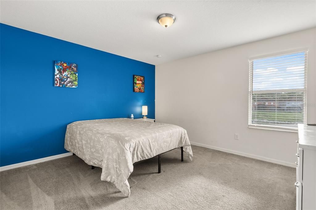 For Sale: $365,000 (4 beds, 3 baths, 1907 Square Feet)