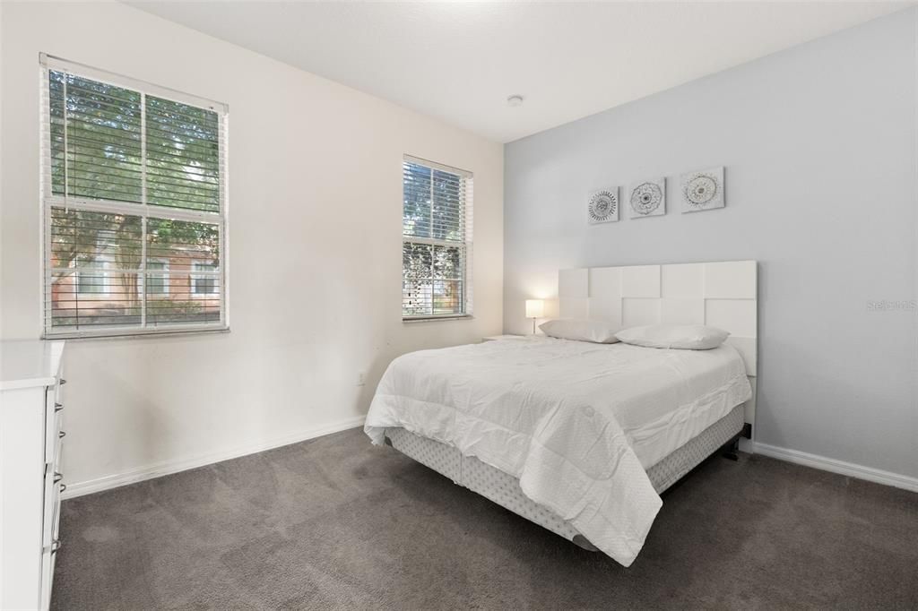 For Sale: $365,000 (4 beds, 3 baths, 1907 Square Feet)