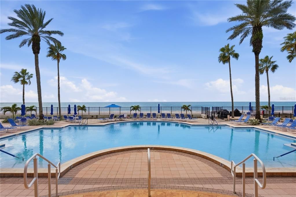 Active With Contract: $2,325,000 (3 beds, 3 baths, 2227 Square Feet)