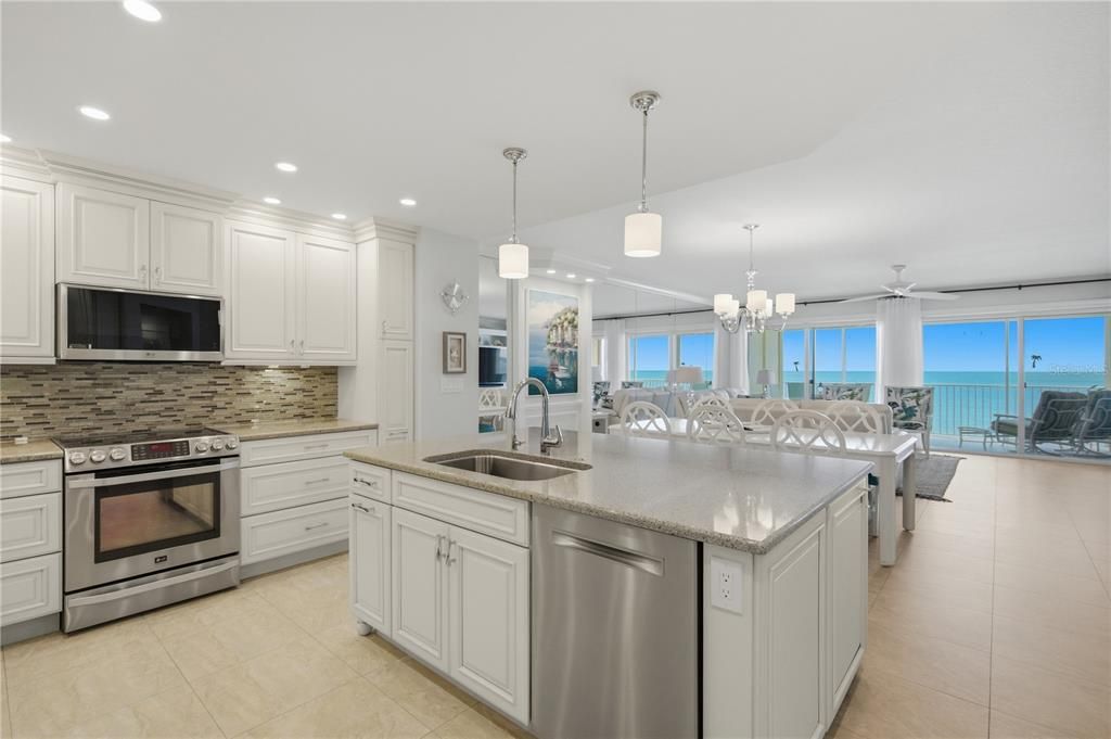 Active With Contract: $2,325,000 (3 beds, 3 baths, 2227 Square Feet)