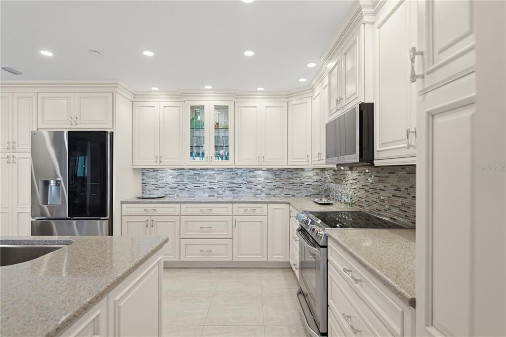 Active With Contract: $2,325,000 (3 beds, 3 baths, 2227 Square Feet)