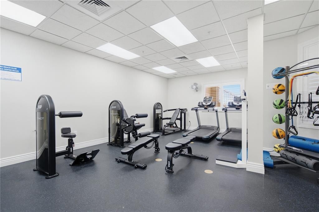 Active With Contract: $2,325,000 (3 beds, 3 baths, 2227 Square Feet)