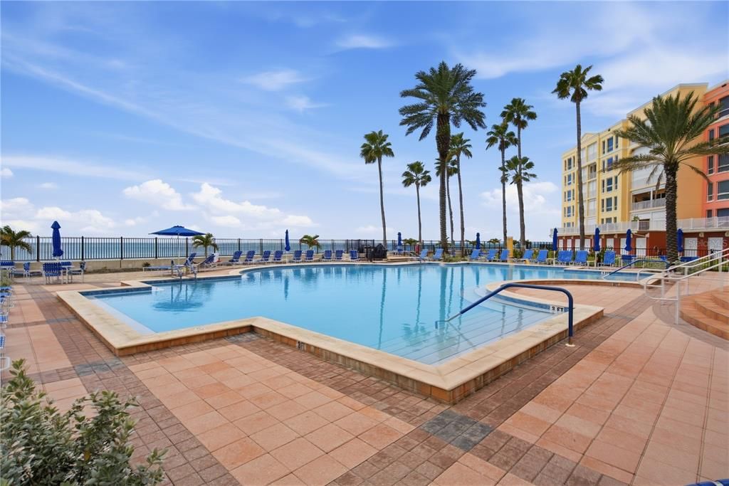Active With Contract: $2,325,000 (3 beds, 3 baths, 2227 Square Feet)