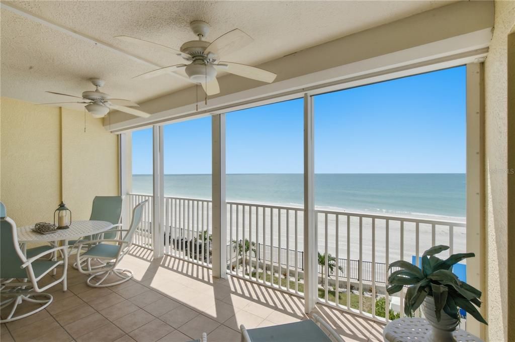 Active With Contract: $2,325,000 (3 beds, 3 baths, 2227 Square Feet)
