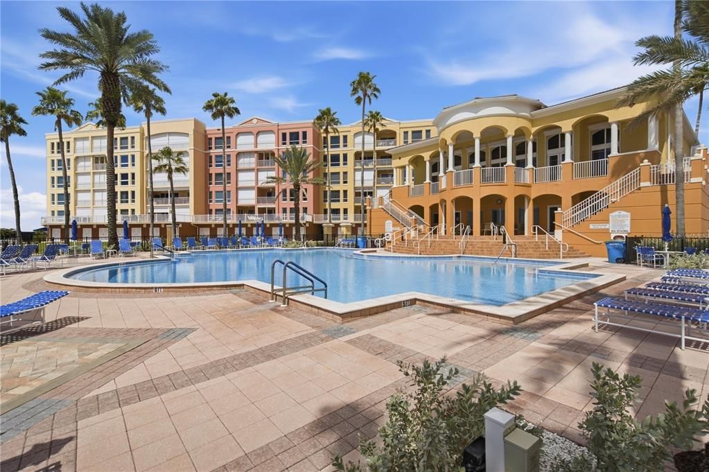 Active With Contract: $2,325,000 (3 beds, 3 baths, 2227 Square Feet)