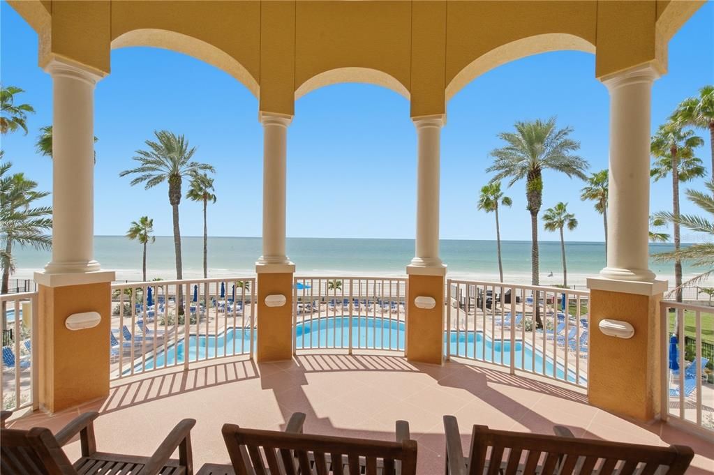 Active With Contract: $2,325,000 (3 beds, 3 baths, 2227 Square Feet)