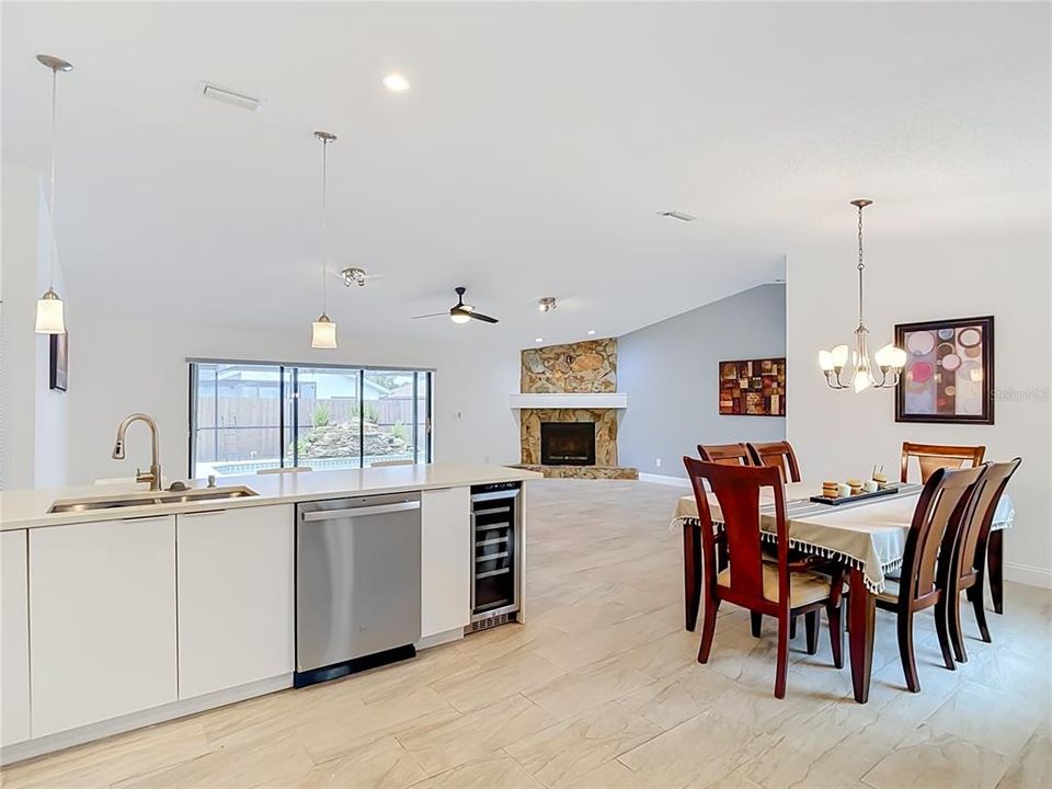 En Venta: $574,900 (3 camas, 2 baños, 1812 Pies cuadrados)