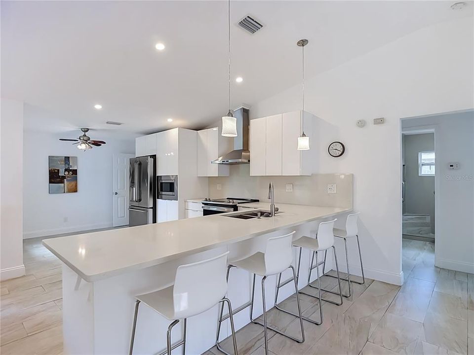 En Venta: $574,900 (3 camas, 2 baños, 1812 Pies cuadrados)