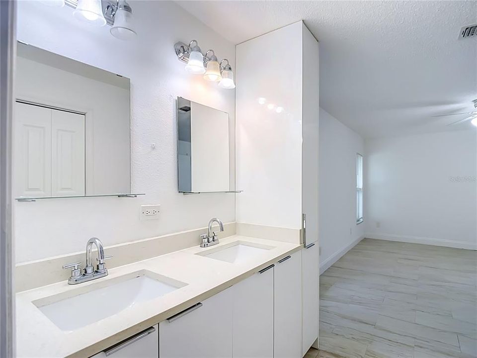 En Venta: $574,900 (3 camas, 2 baños, 1812 Pies cuadrados)
