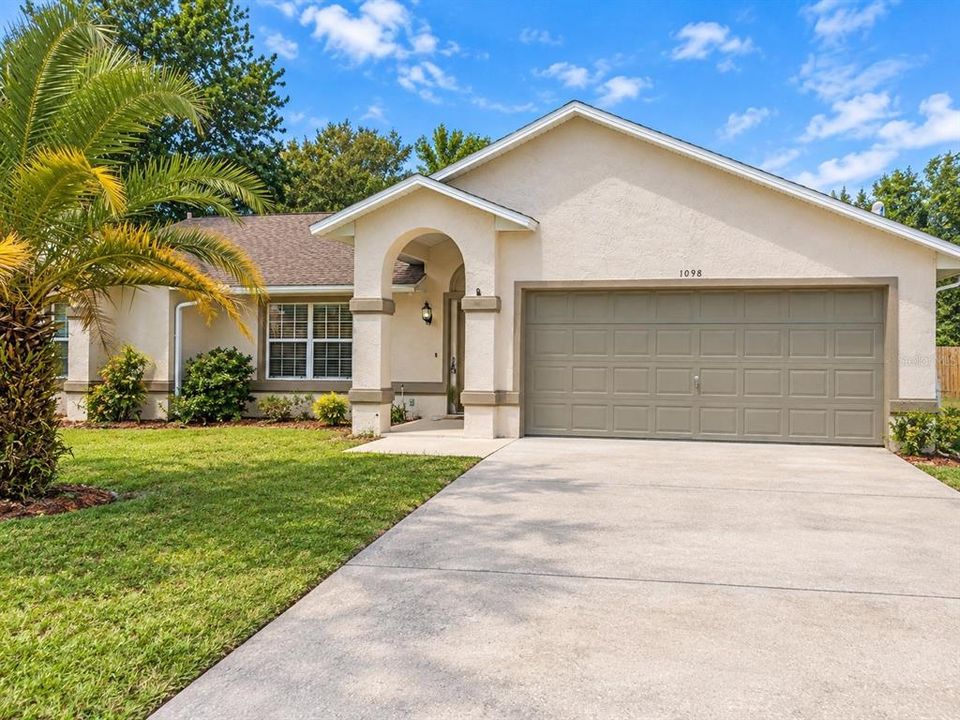 For Rent: $2,100 (3 beds, 2 baths, 1731 Square Feet)