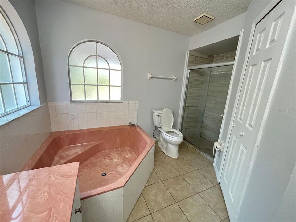 For Rent: $2,100 (3 beds, 2 baths, 1731 Square Feet)