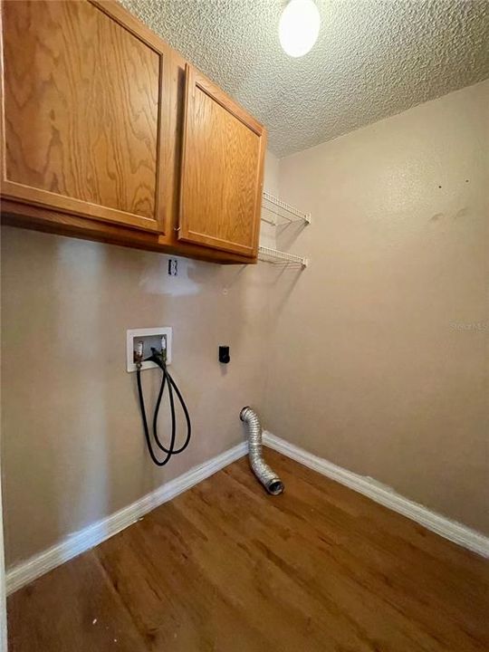For Rent: $2,100 (3 beds, 2 baths, 1731 Square Feet)
