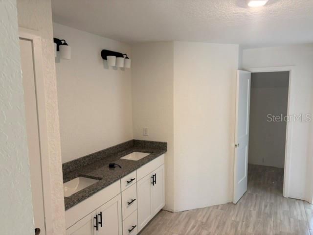 En Venta: $392,450 (4 camas, 2 baños, 2557 Pies cuadrados)