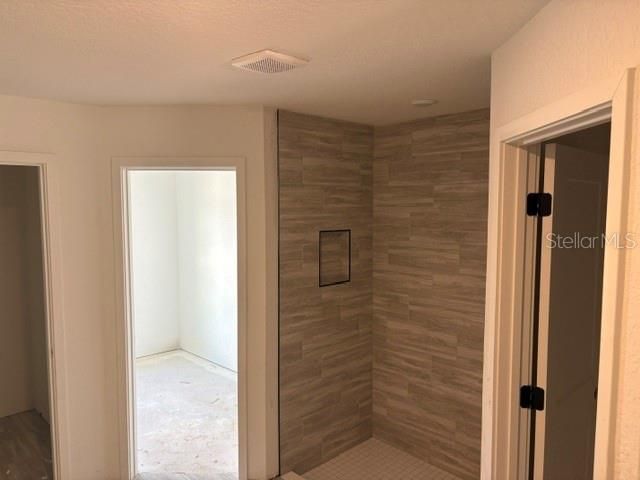 En Venta: $392,450 (4 camas, 2 baños, 2557 Pies cuadrados)