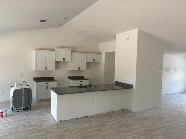En Venta: $392,450 (4 camas, 2 baños, 2557 Pies cuadrados)
