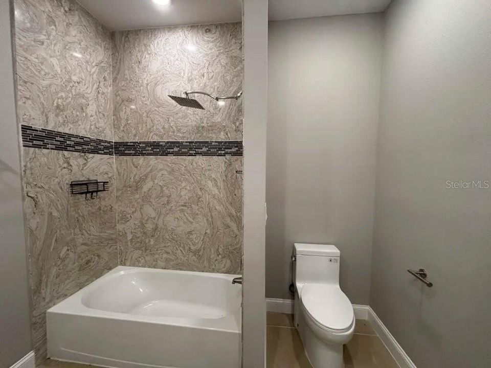 En Renta: $2,600 (4 camas, 2 baños, 2224 Pies cuadrados)