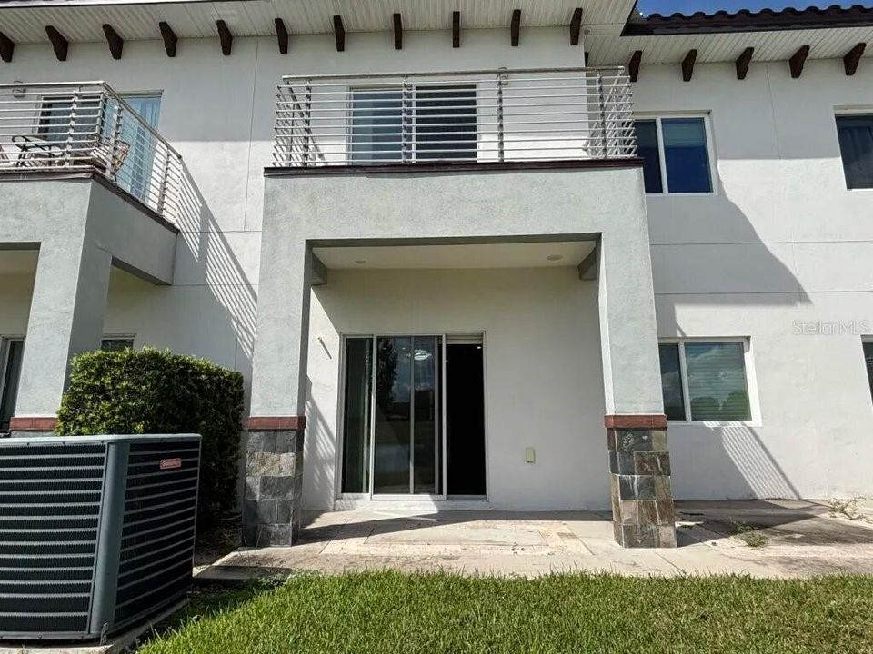 En Renta: $2,600 (4 camas, 2 baños, 2224 Pies cuadrados)
