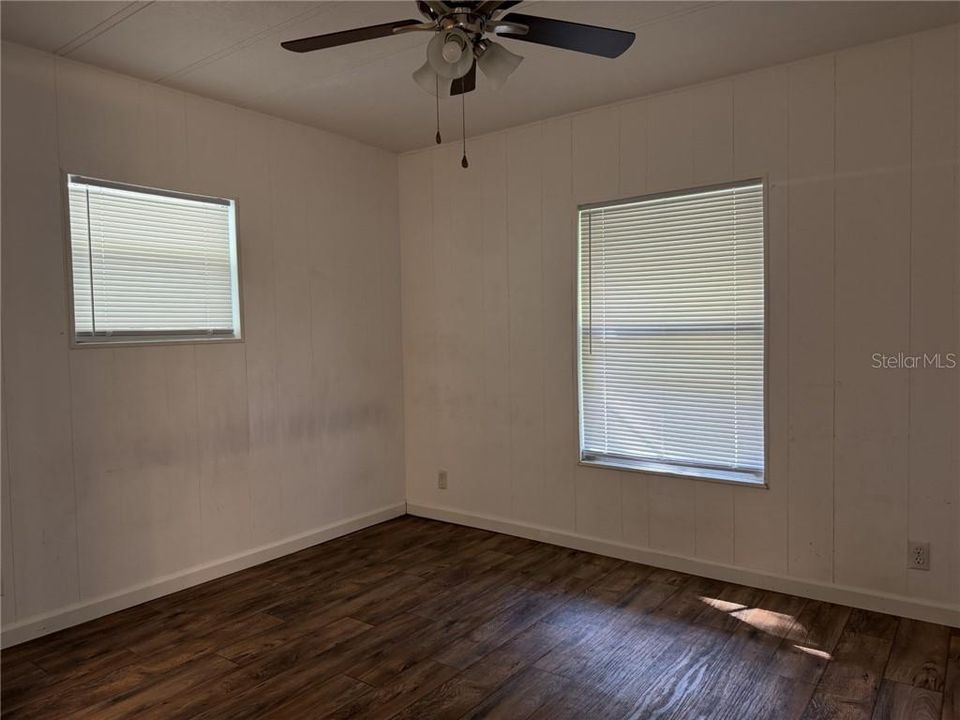 For Sale: $139,900 (2 beds, 2 baths, 840 Square Feet)
