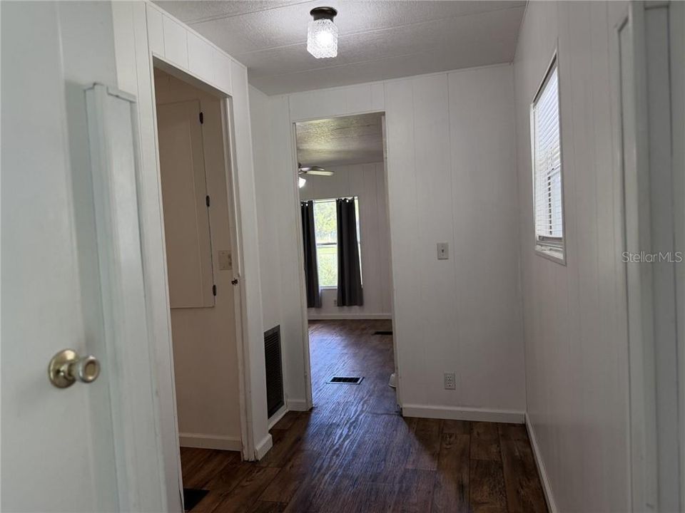 For Sale: $139,900 (2 beds, 2 baths, 840 Square Feet)