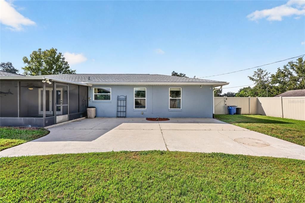 For Sale: $299,999 (3 beds, 2 baths, 1407 Square Feet)