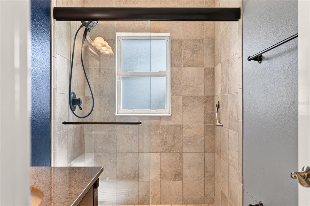 For Sale: $299,999 (3 beds, 2 baths, 1407 Square Feet)