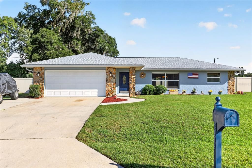 For Sale: $299,999 (3 beds, 2 baths, 1407 Square Feet)