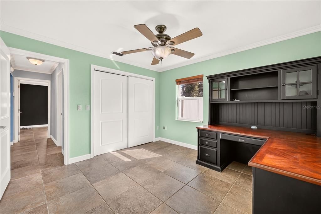 For Sale: $299,999 (3 beds, 2 baths, 1407 Square Feet)