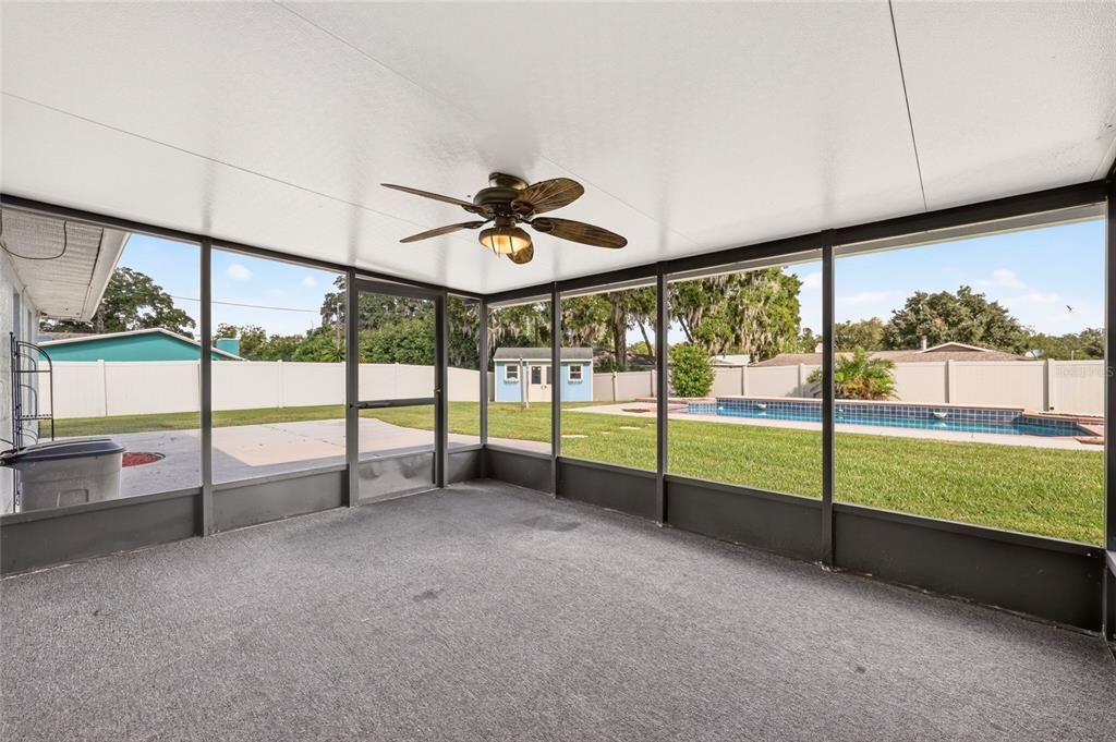 For Sale: $299,999 (3 beds, 2 baths, 1407 Square Feet)