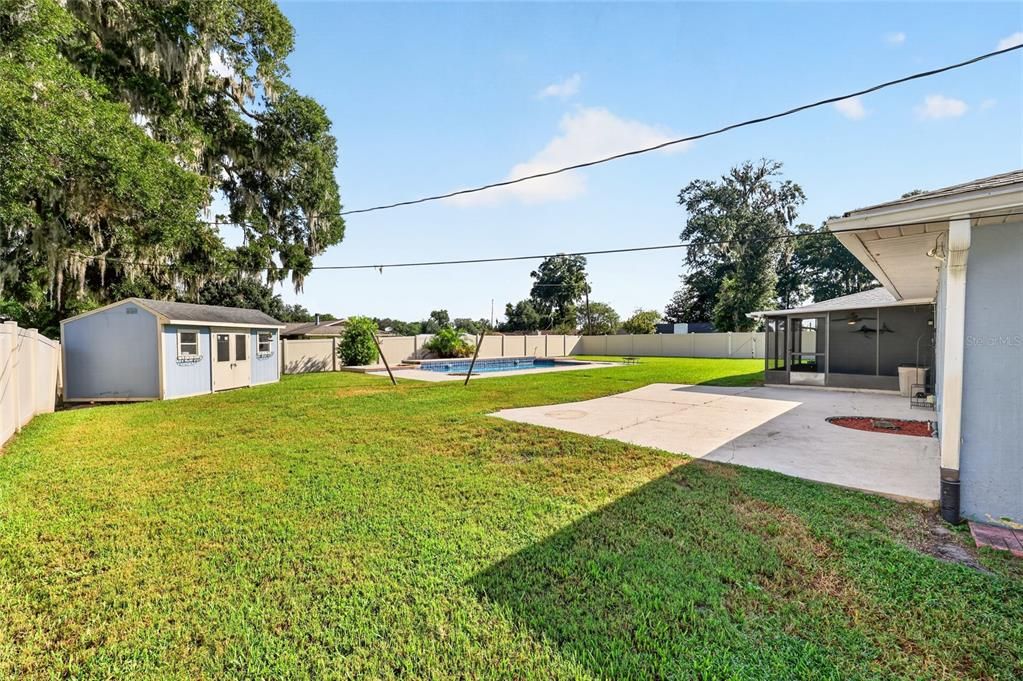 For Sale: $299,999 (3 beds, 2 baths, 1407 Square Feet)