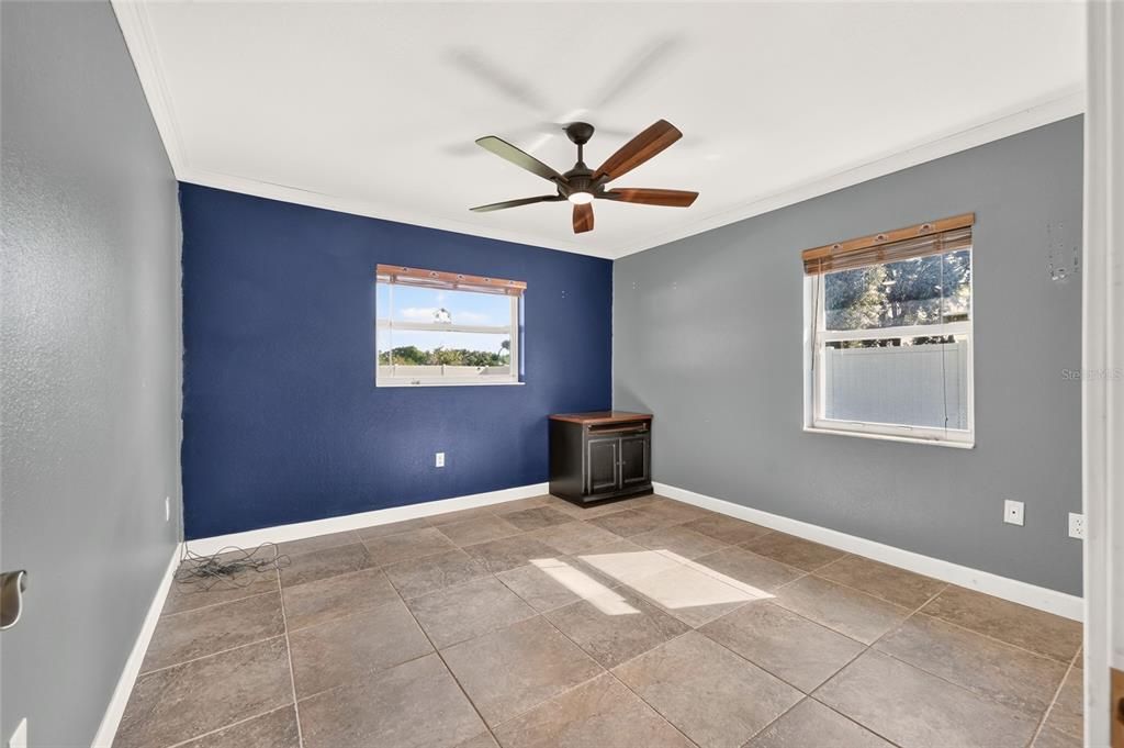 For Sale: $299,999 (3 beds, 2 baths, 1407 Square Feet)