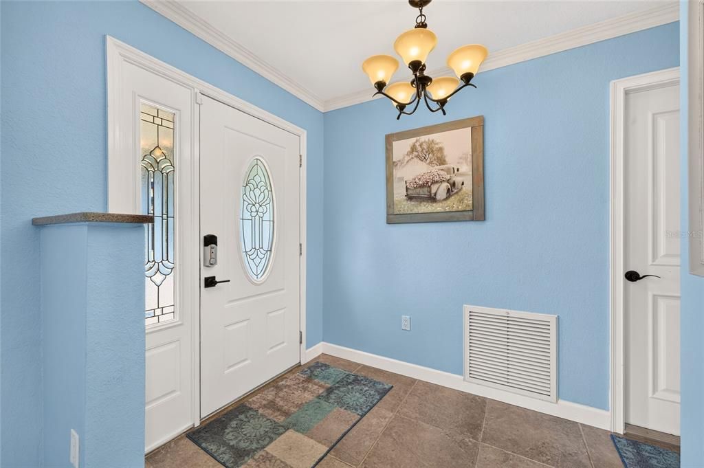 For Sale: $299,999 (3 beds, 2 baths, 1407 Square Feet)