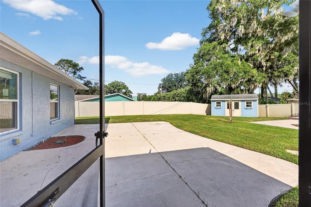 For Sale: $299,999 (3 beds, 2 baths, 1407 Square Feet)
