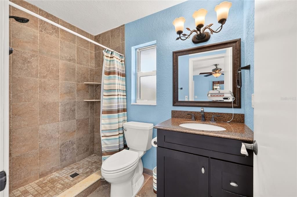 For Sale: $299,999 (3 beds, 2 baths, 1407 Square Feet)