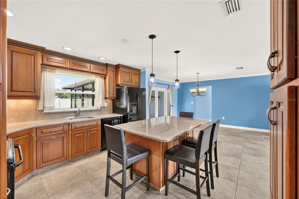 For Sale: $299,999 (3 beds, 2 baths, 1407 Square Feet)