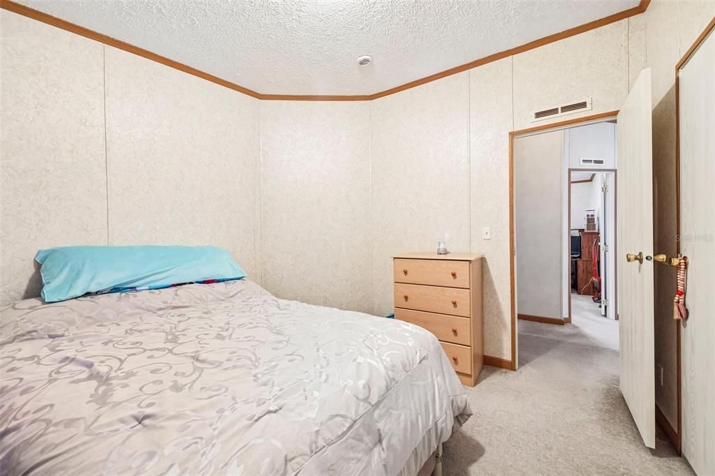 For Sale: $340,000 (4 beds, 2 baths, 2280 Square Feet)