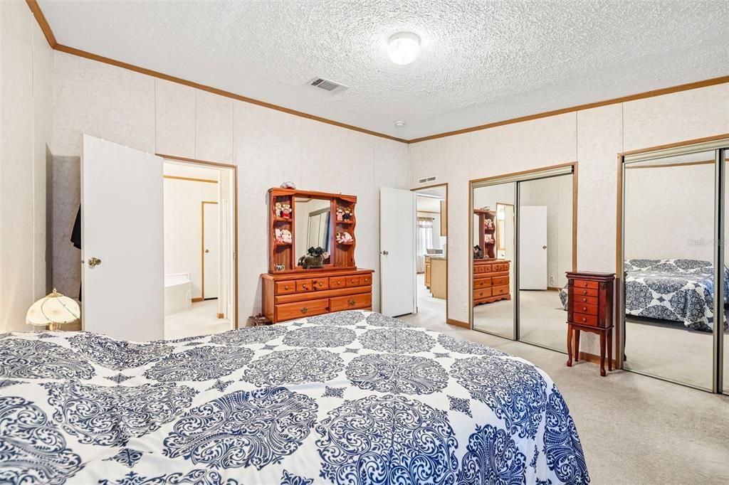For Sale: $340,000 (4 beds, 2 baths, 2280 Square Feet)