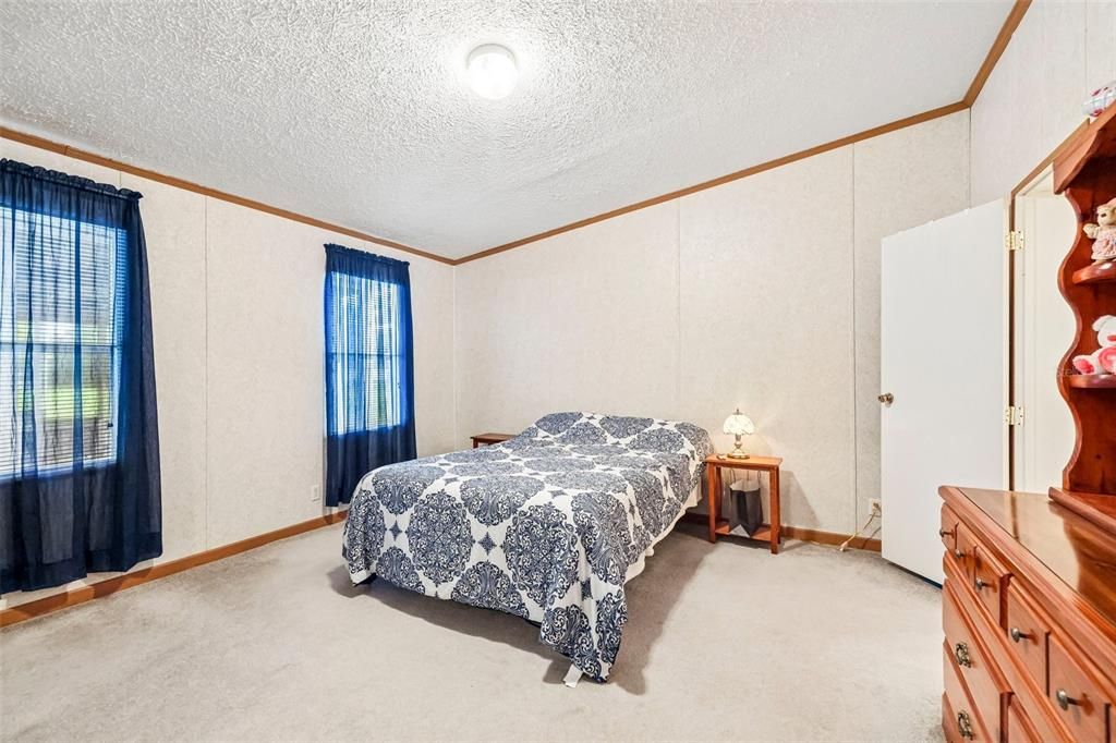 For Sale: $340,000 (4 beds, 2 baths, 2280 Square Feet)
