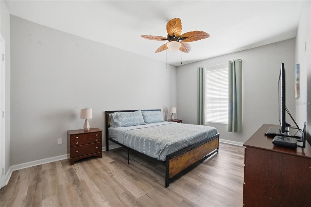For Sale: $245,000 (3 beds, 2 baths, 1402 Square Feet)