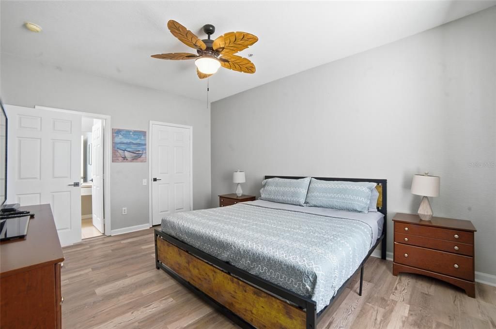 For Sale: $245,000 (3 beds, 2 baths, 1402 Square Feet)