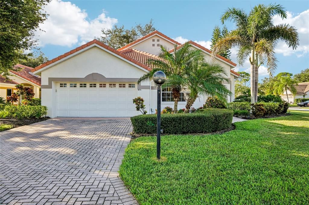 For Sale: $589,000 (3 beds, 2 baths, 2075 Square Feet)